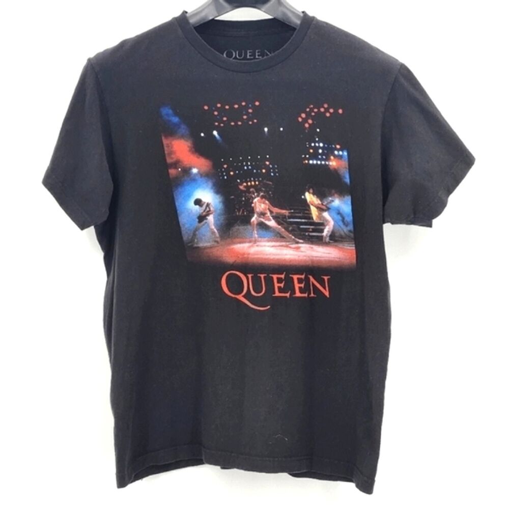 Queen Official Merch Tee Size Large  Faded Black Concert Band  T-Shirt Crewneck